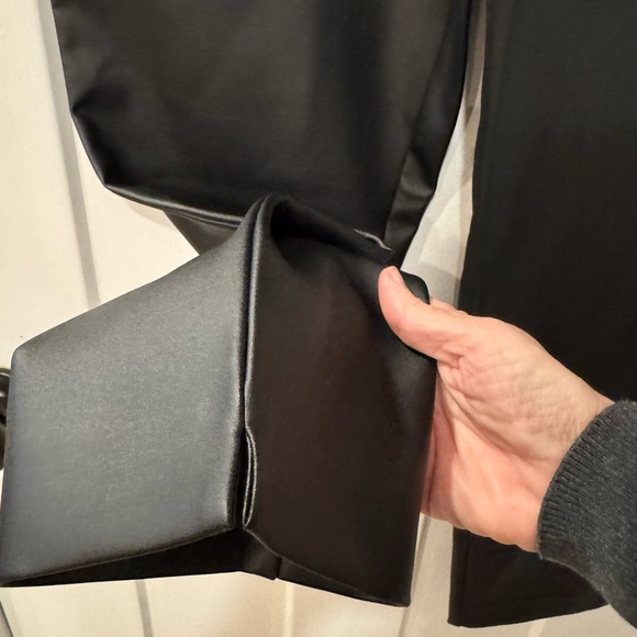 Chicos Faux leather pant. Black. Size 0.5 - Picture 3 of 12